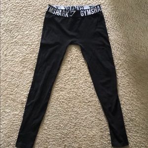 Gym shark leggings